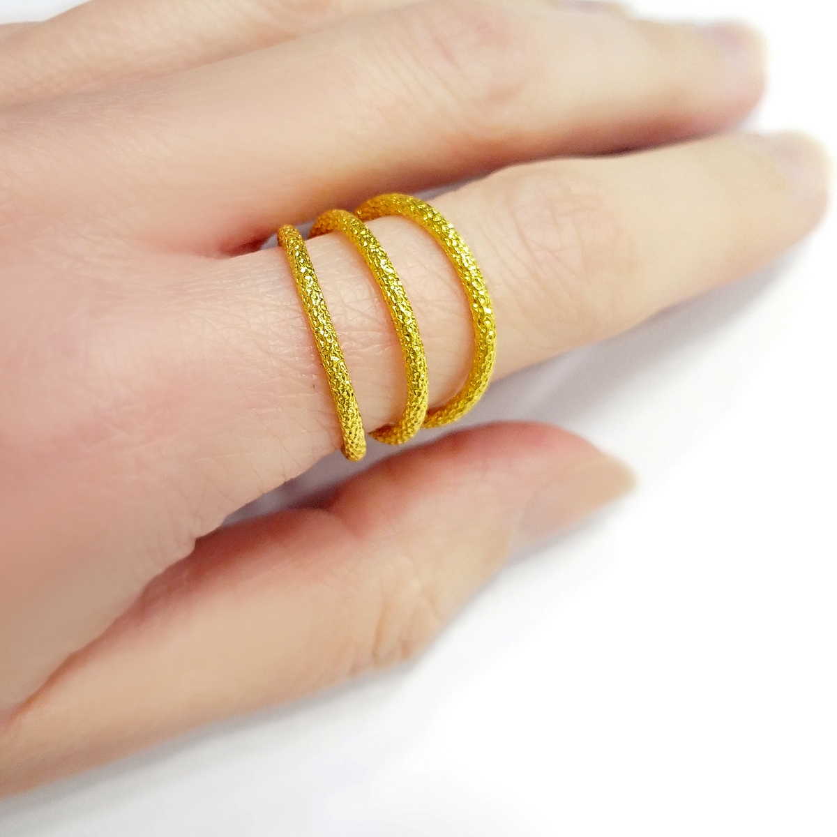 Alternative view of 5334D Shining loop triple ring Χρυσό