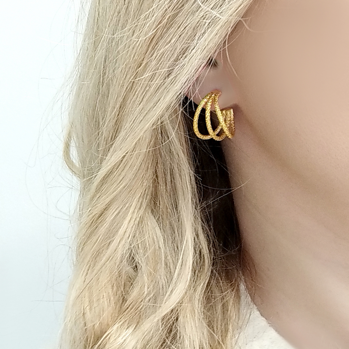 Alternative view of 5336F Shining loop triple small earrings Χρυσό