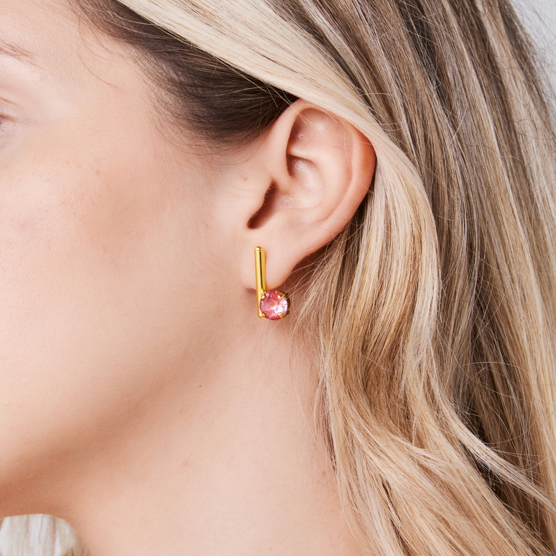 Alternative view of 5534F Colorful frame small earrings Blue