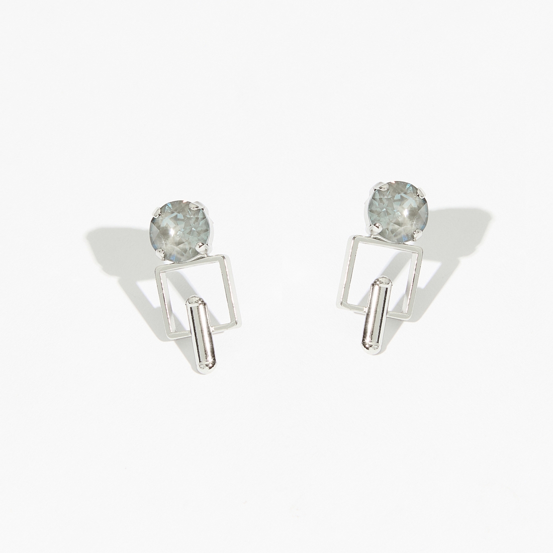 Alternative view of 5531F Colorful frame tiny earrings Grey