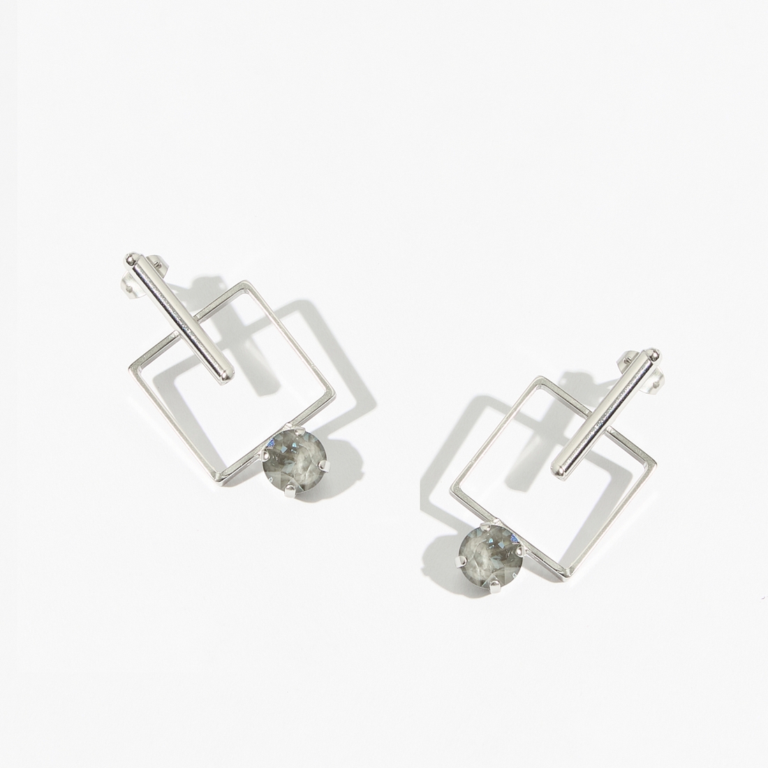 Alternative view of 5530F Colorful frame earrings Grey