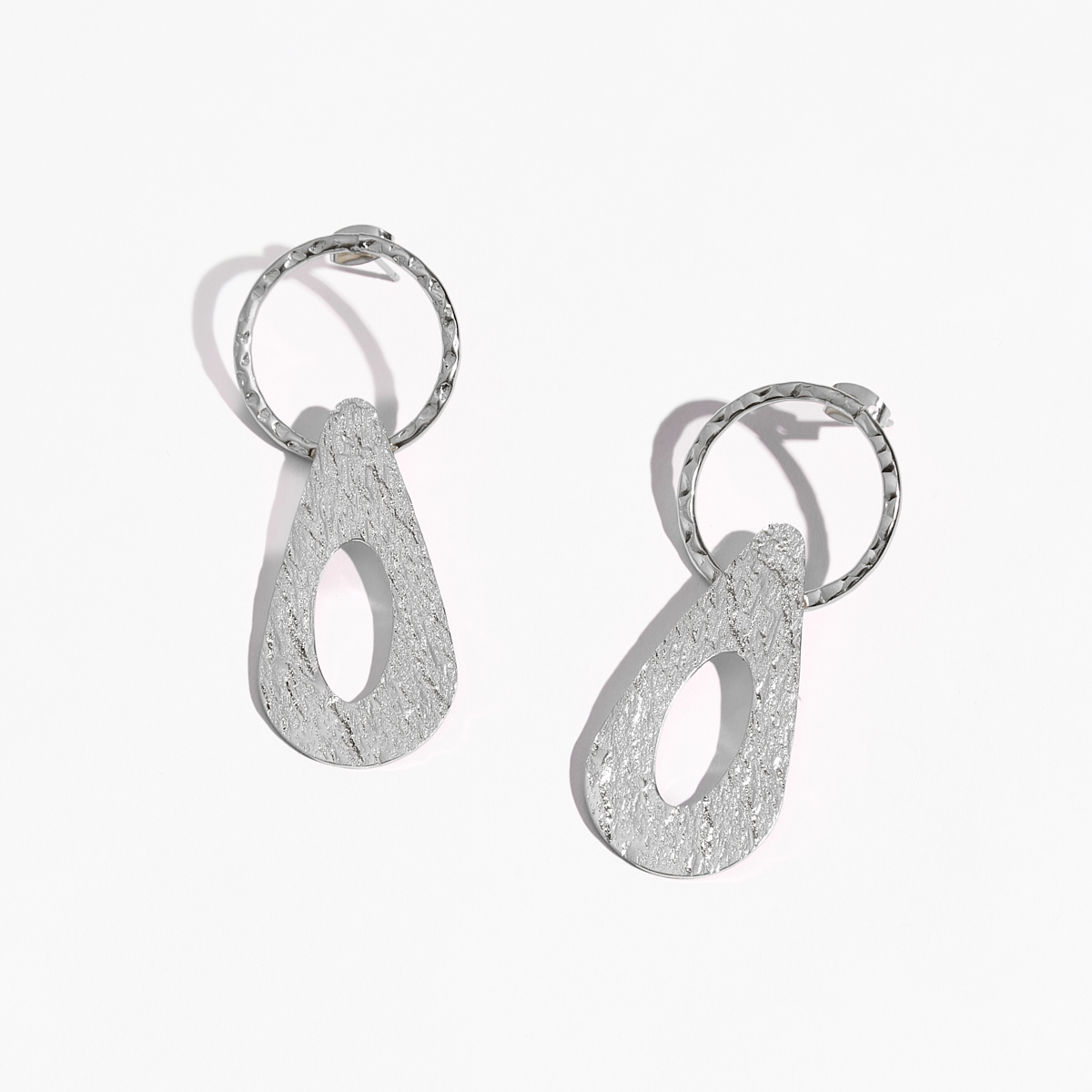Alternative view of 5523F Liquid metal long earrings Ασημί