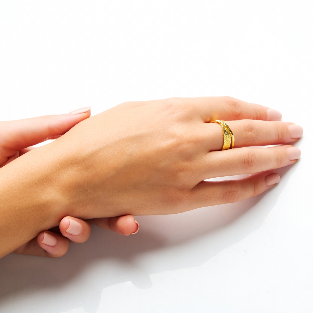 Alternative view of 5567D Pyramid twist small ring Silver