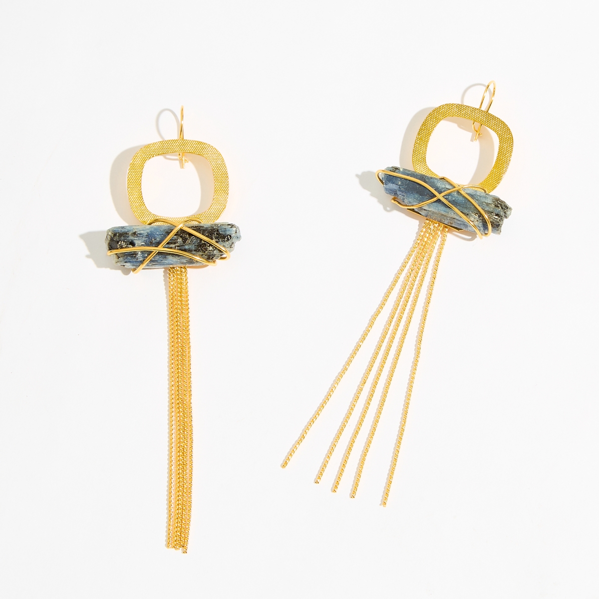 Alternative view of 5539F Geometry and geodes long earrings Χρυσό