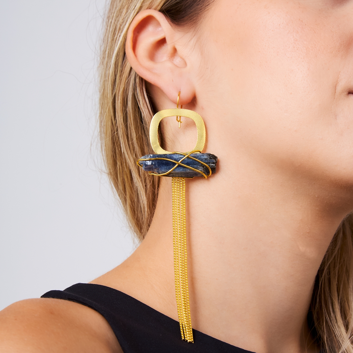 Alternative view of 5539F Geometry and geodes long earrings Ασημί