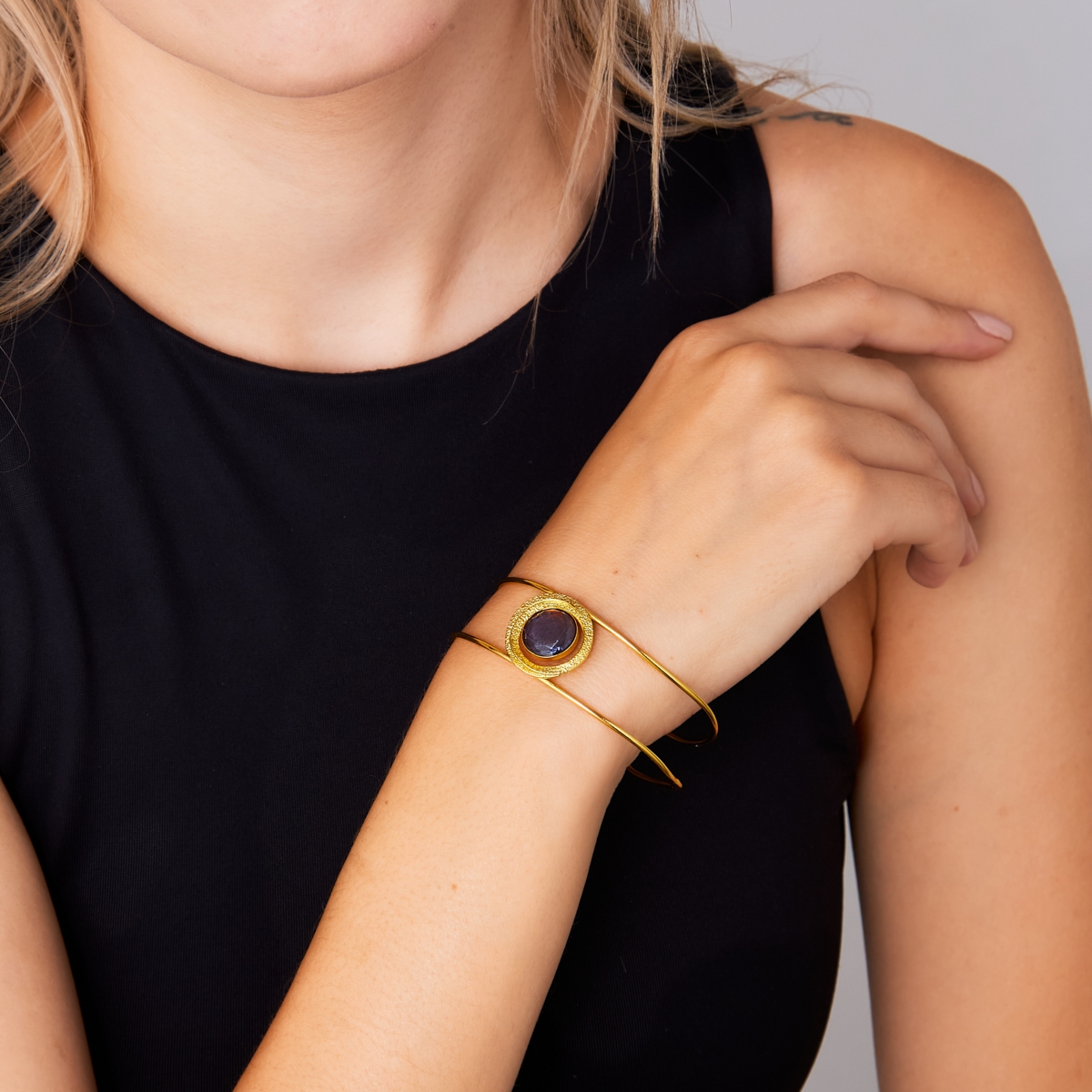 Alternative view of 5565E Handmade crystal spiral bangle Blue