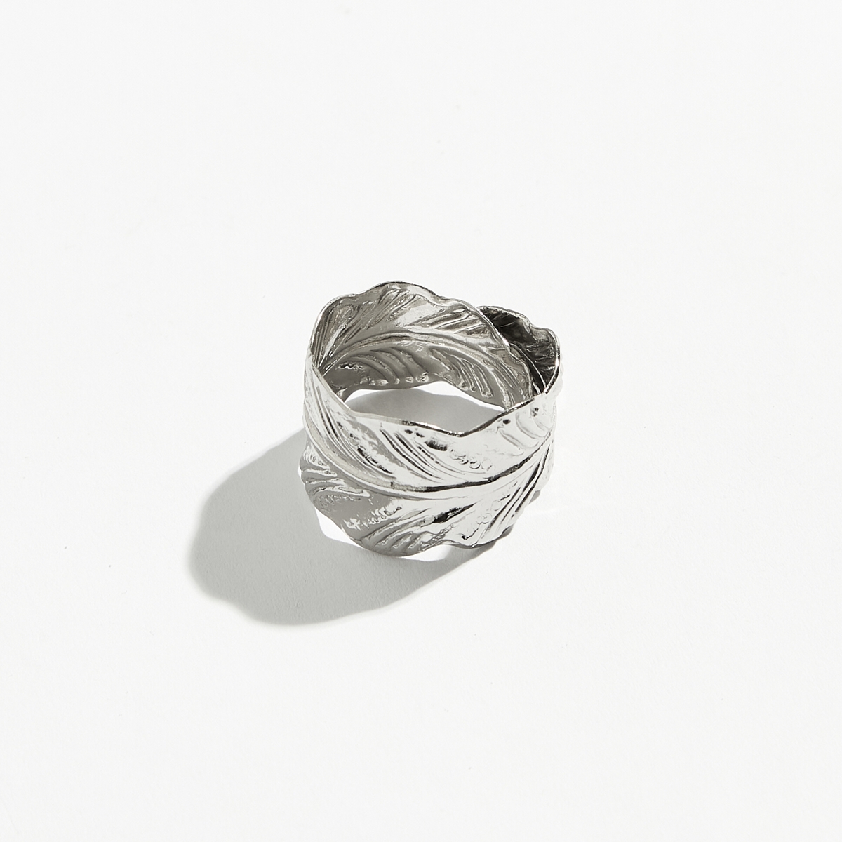 Alternative view of 5594D Metal feather ring Silver