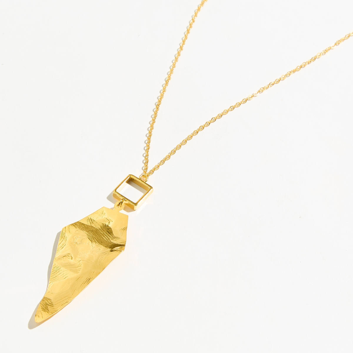 Alternative view of 5596A Metal texture pendant Gold