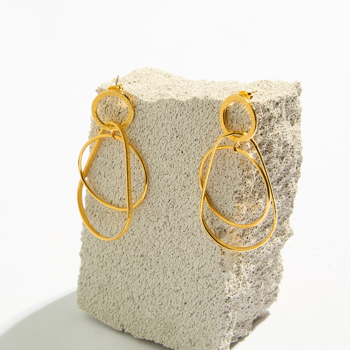 Alternative view of 5662F Metal dance special earrings Χρυσό