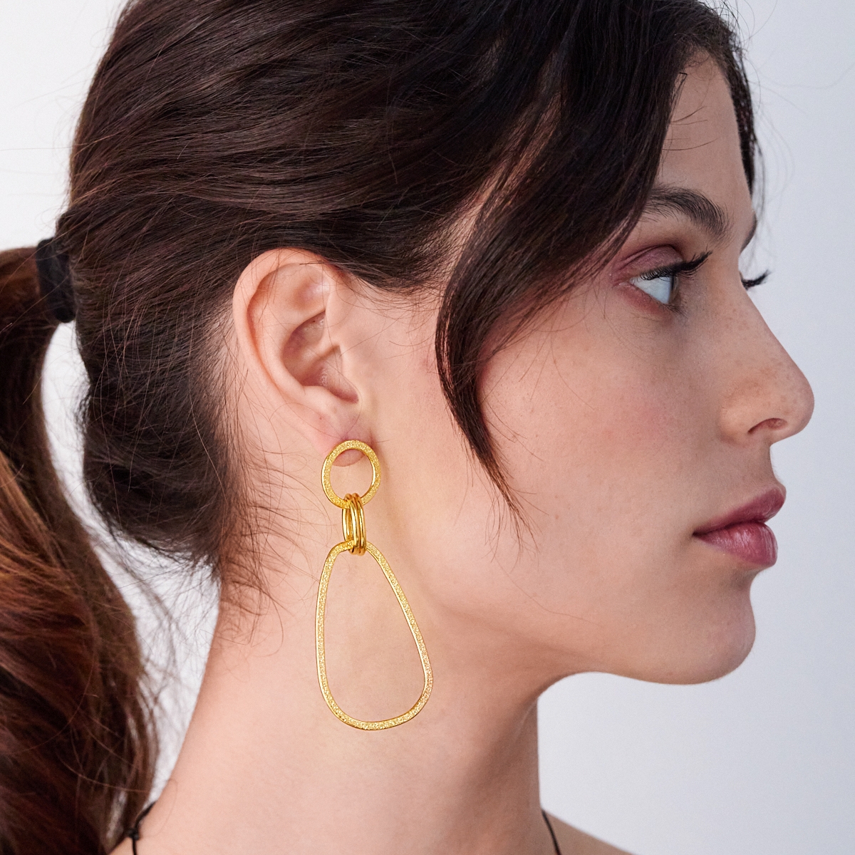 Alternative view of 5663F Metal dance long earrings Ασημί