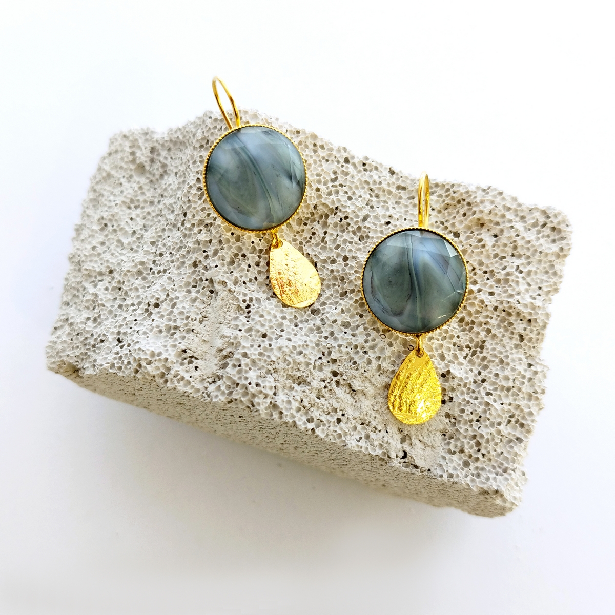 Alternative view of 5678F Saturn's satellite stone earrings Gold