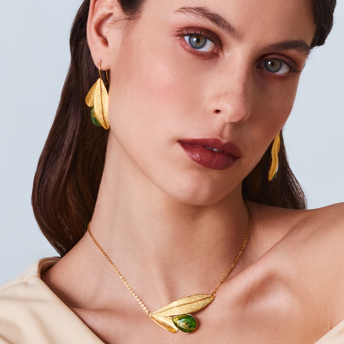 Alternative view of 5646F Olive tree crystal earrings Blue