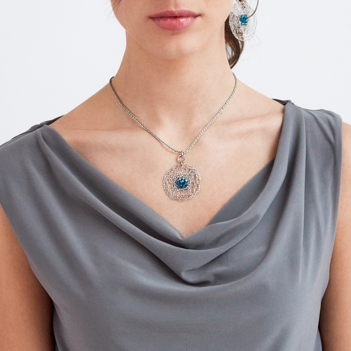 Alternative view of 5669A Mesh with color pendant χειροποίητο κολιέ Catherine bijoux Πράσινο