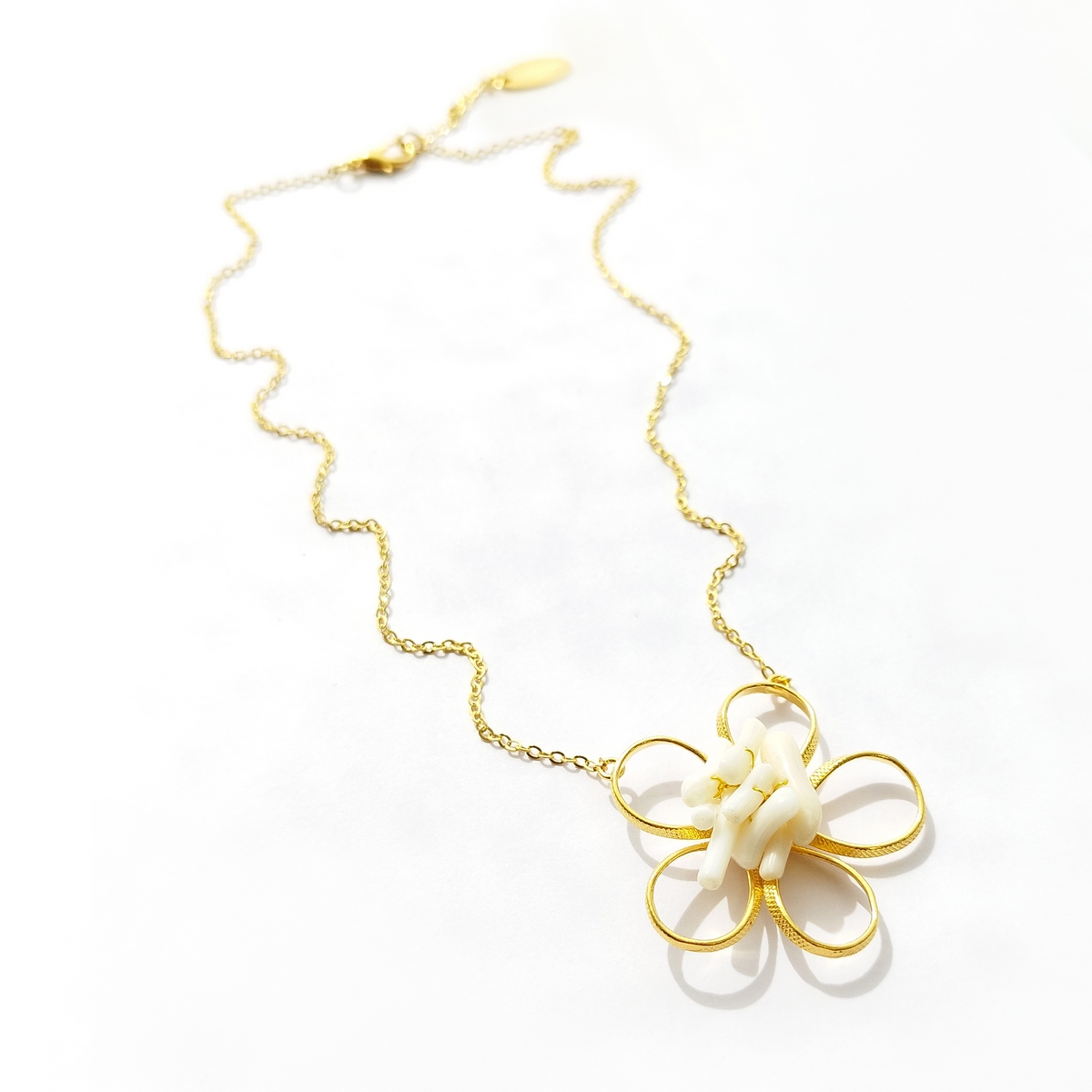 5713A Color in bloom χειροποίητο κολιέ Catherine bijoux Άσπρο