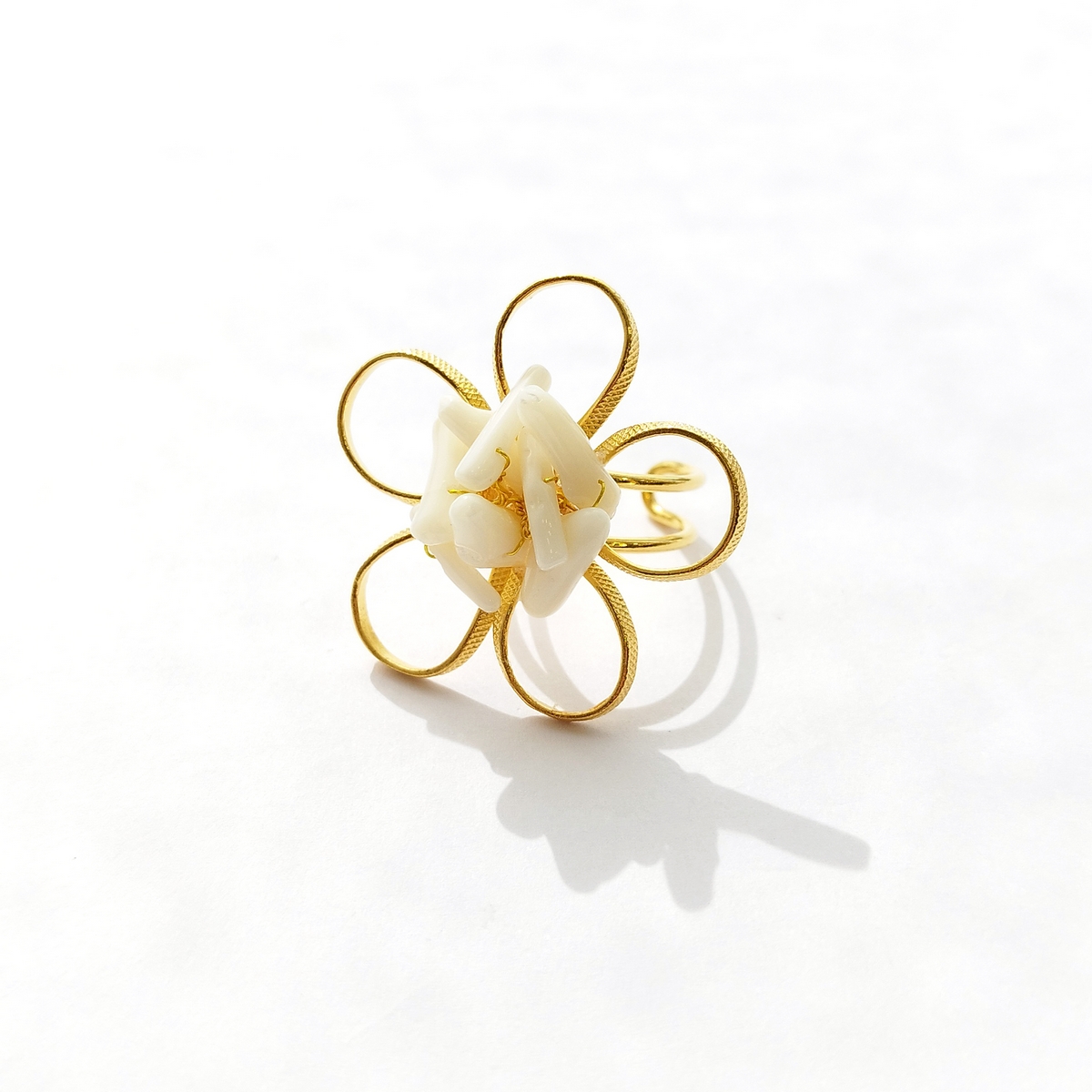 Alternative view of 5713D Color in bloom long χειροποίητο δαχτυλιδι Catherine bijoux Άσπρο