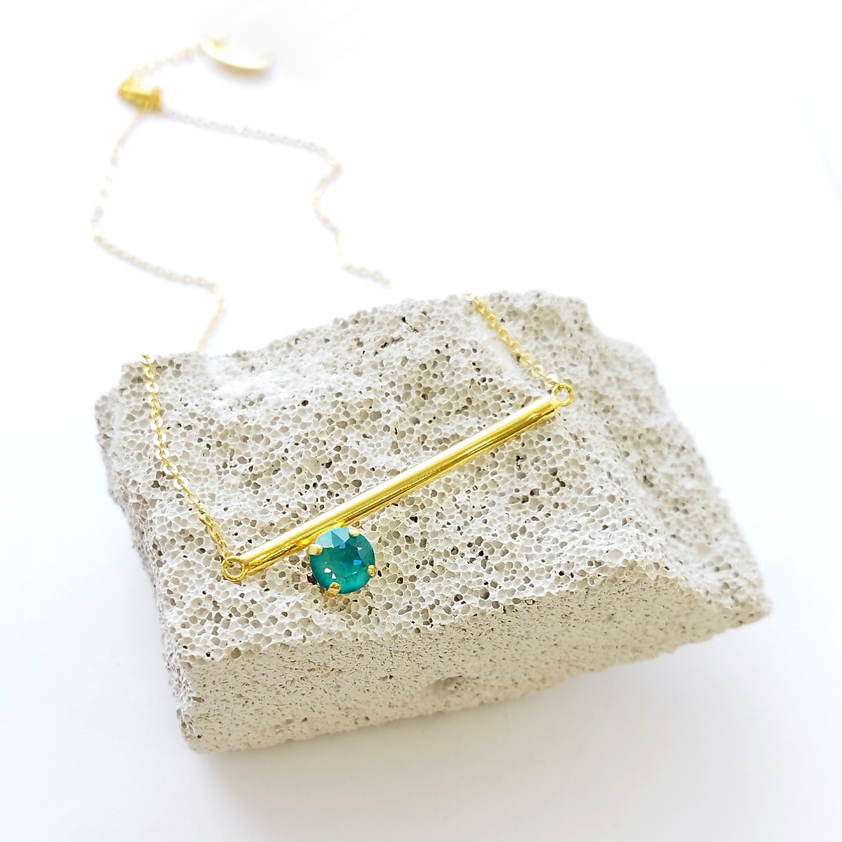 5532A Colorful frame small necklace Catherine bijoux Ανοιχτό Πράσινο