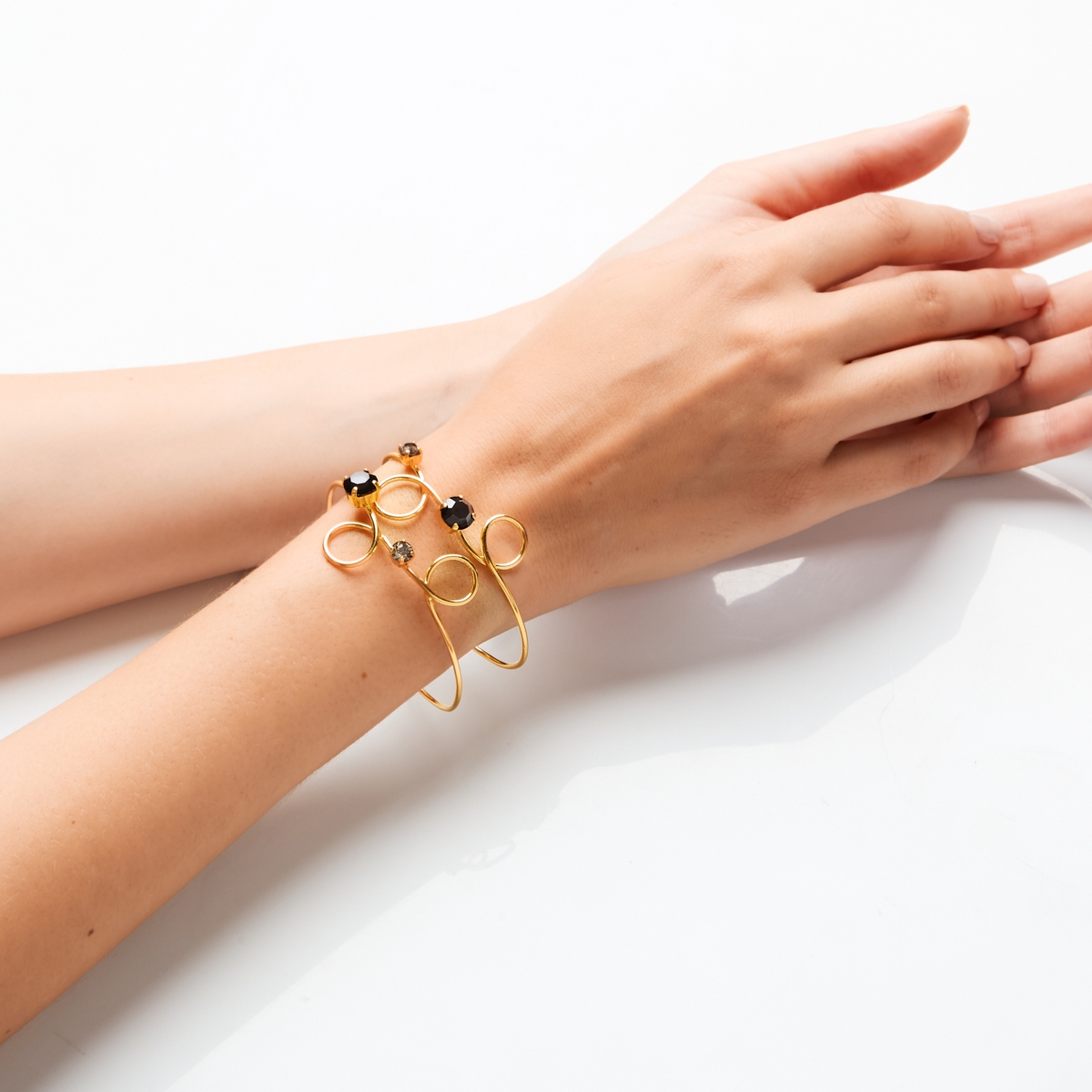 Alternative view of 5558E Luna twist bracelet Catherine bijoux Light