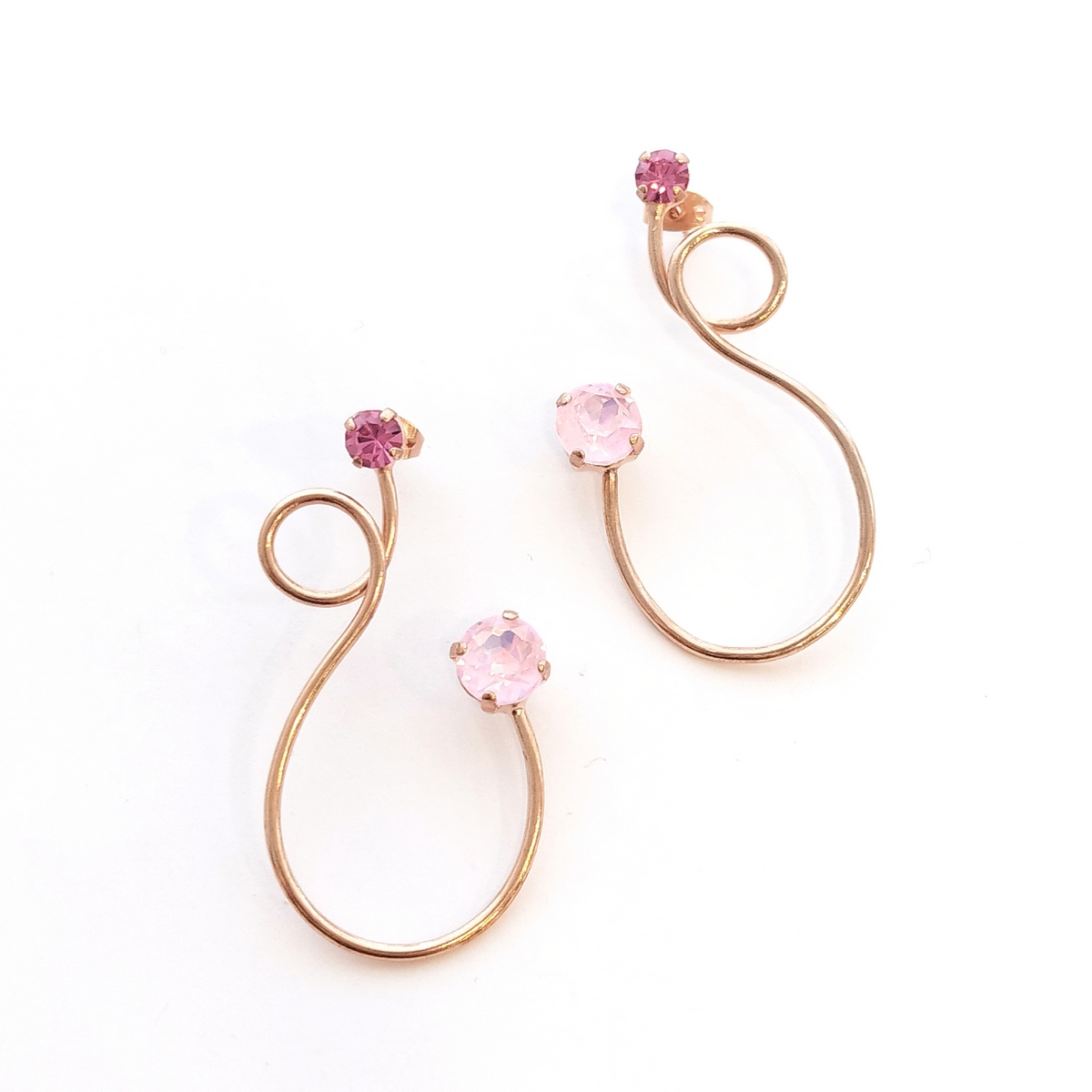 5558F Luna twist earrings Catherine bijoux Magenta