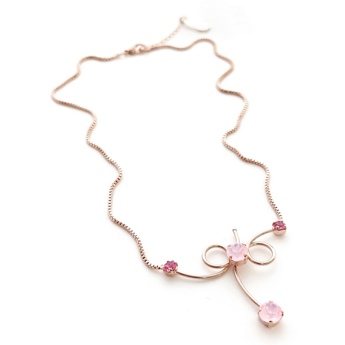 5559A Luna twist necklace Catherine bijoux Magenta
