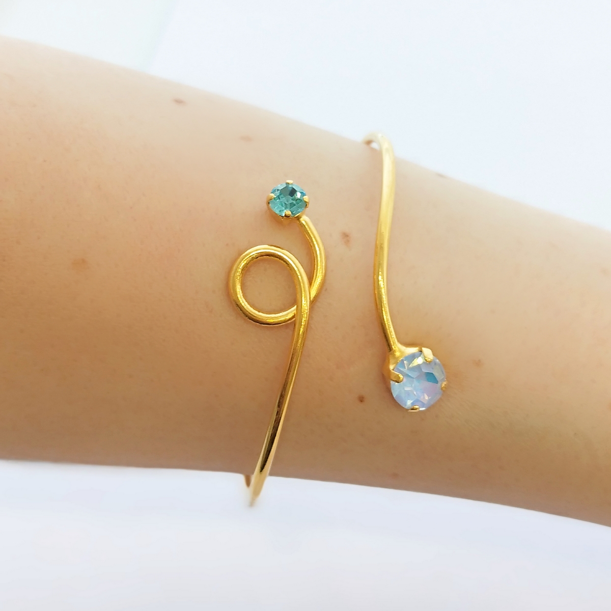 5559E Luna twist small bangle Catherine bijoux Turqoise
