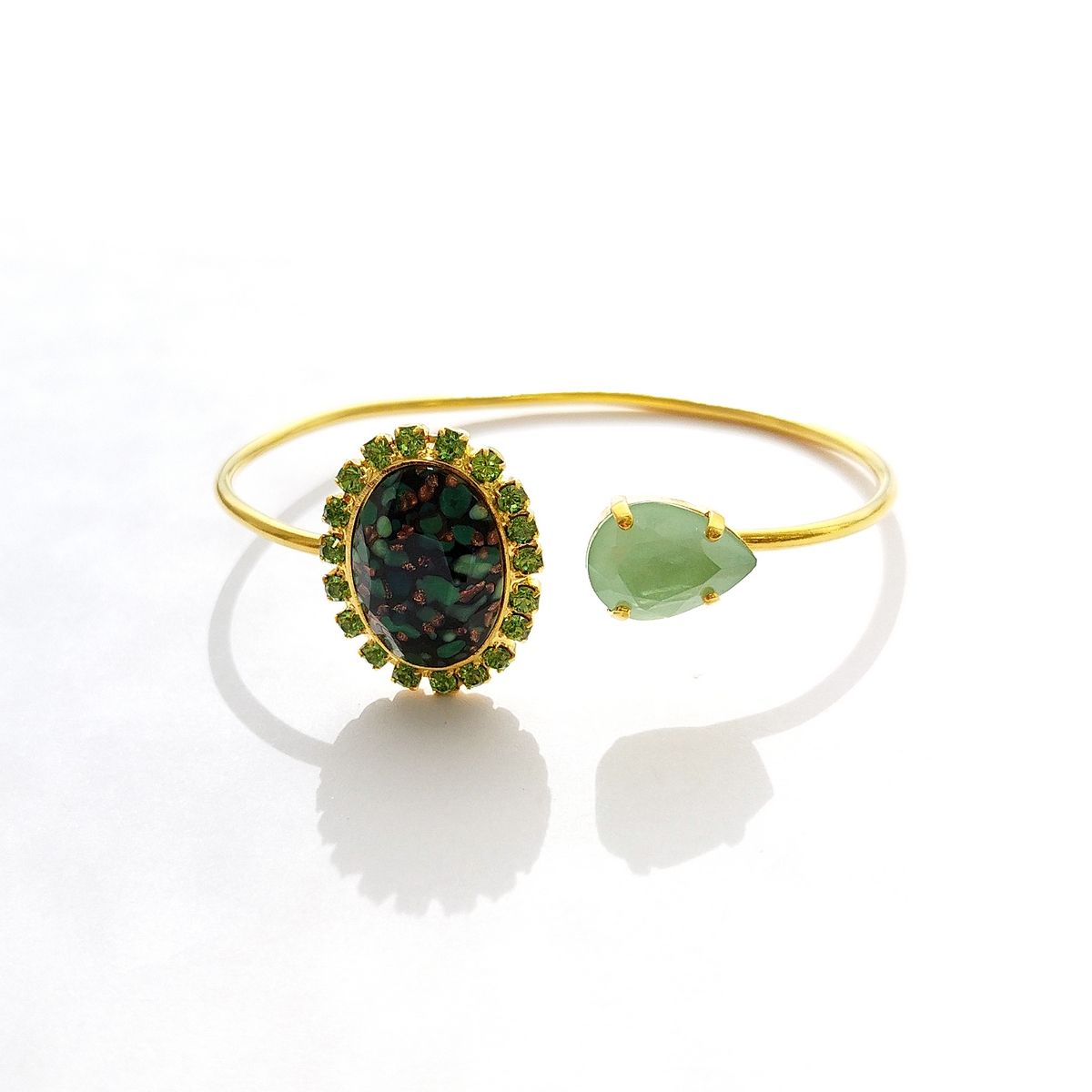 5697E Oval stone crystal bangle Πράσινο