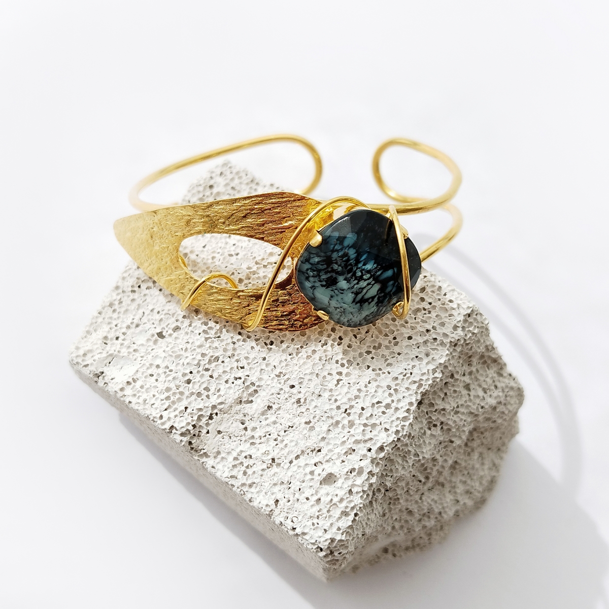 Alternative view of 5715E Colorful handmade crystal bangle Μαύρο