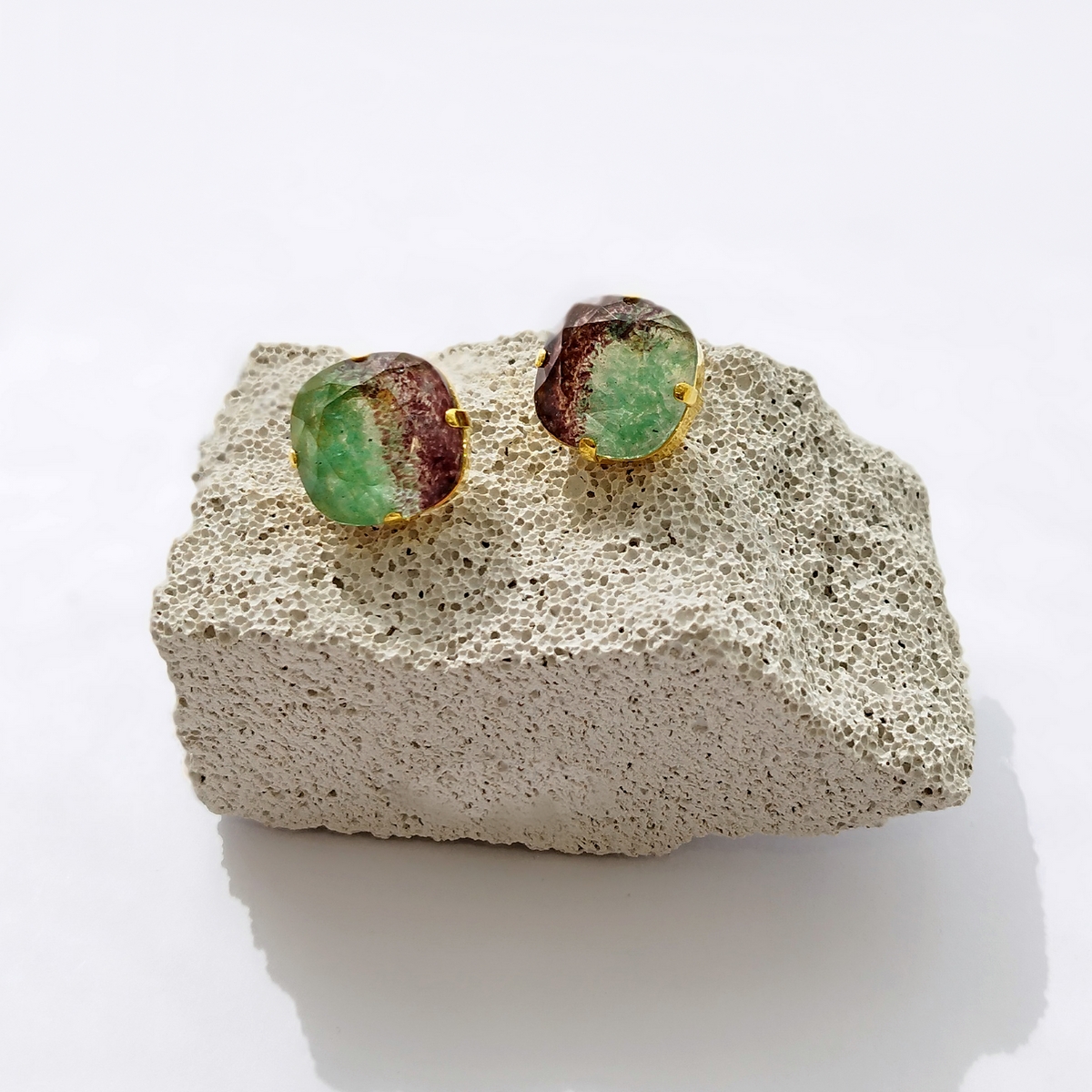 Alternative view of 5717F Colorful handmade crystal small earrings Πράσινο